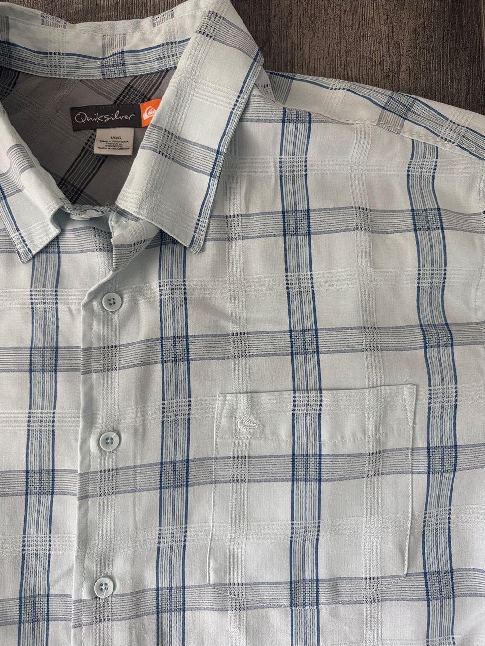 Men’s Quicksilver Blue Plaid Surfer Casual Short Sleeve Button Down Size Large